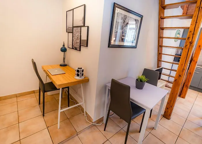 Appartement Cosy Centre Troyes - Parking - 4 Personnes