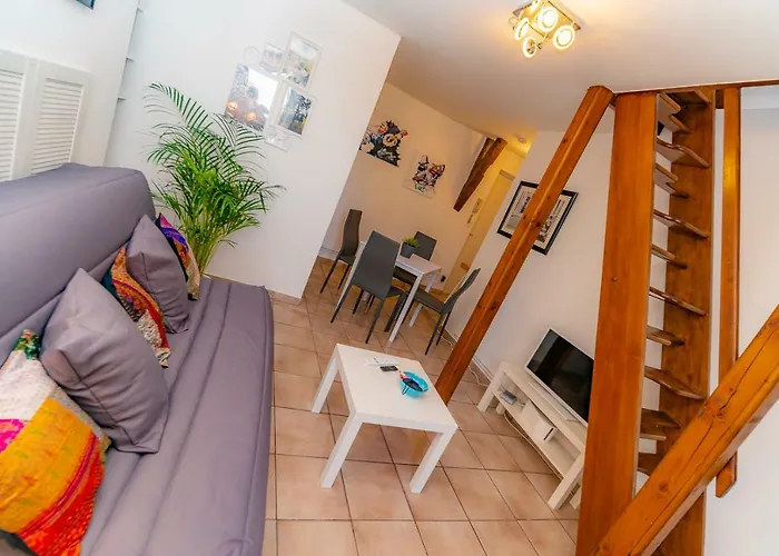 Appartement Cosy Centre Troyes - Parking - 4 Personnes Apartamento *